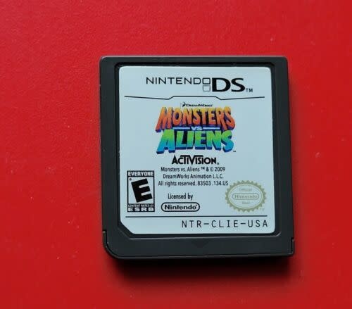 DSU-MONSTERS VS ALIENS (CHIP ONLY)